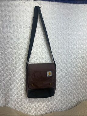 Carhartt port wine Crossbody Messenger with Black Base adjustable strap